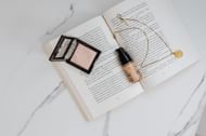 Look for the oily-skin friendly foundation (Image via Pexels)